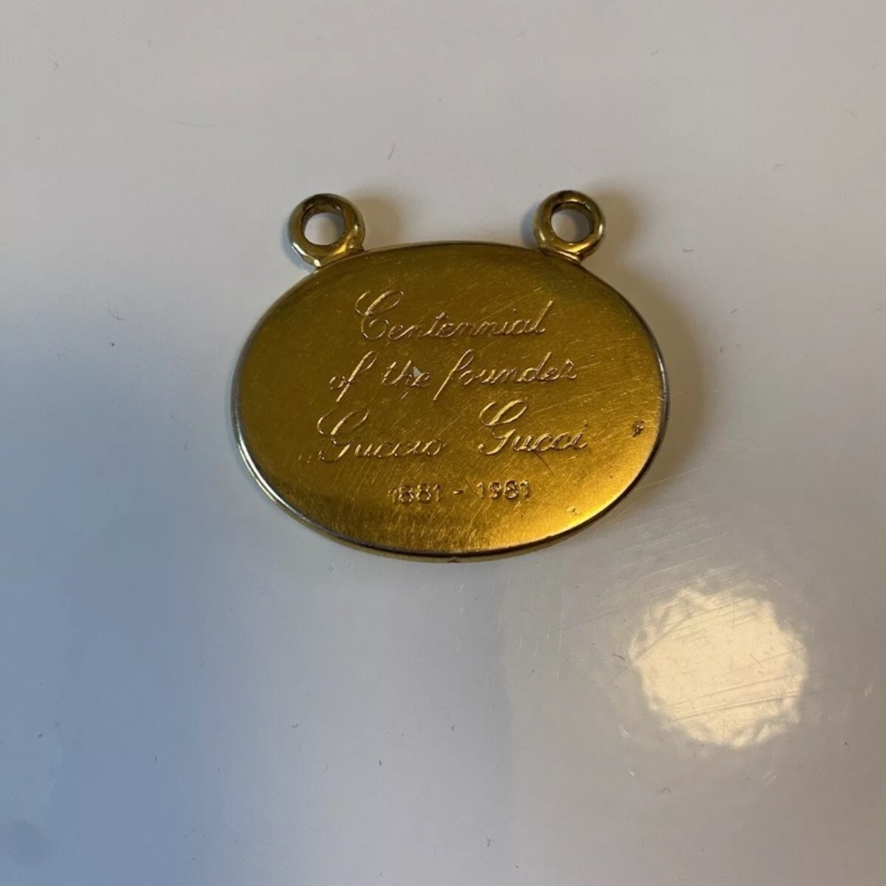 Vintage GUCCI CENTENNIAL ANNIVERSARY OF THE FOUNDER KEYCHAIN REPLACEMENT PIECE - Picture 4 of 10